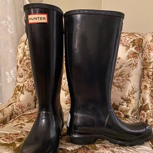 Hunter Tall Gloss Rain Boots  Black- Size US 5